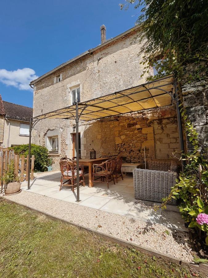 Joli Gite Pour 5 Personnes : Chez Cherrie Saint-Julien-de-Lampon Exterior photo