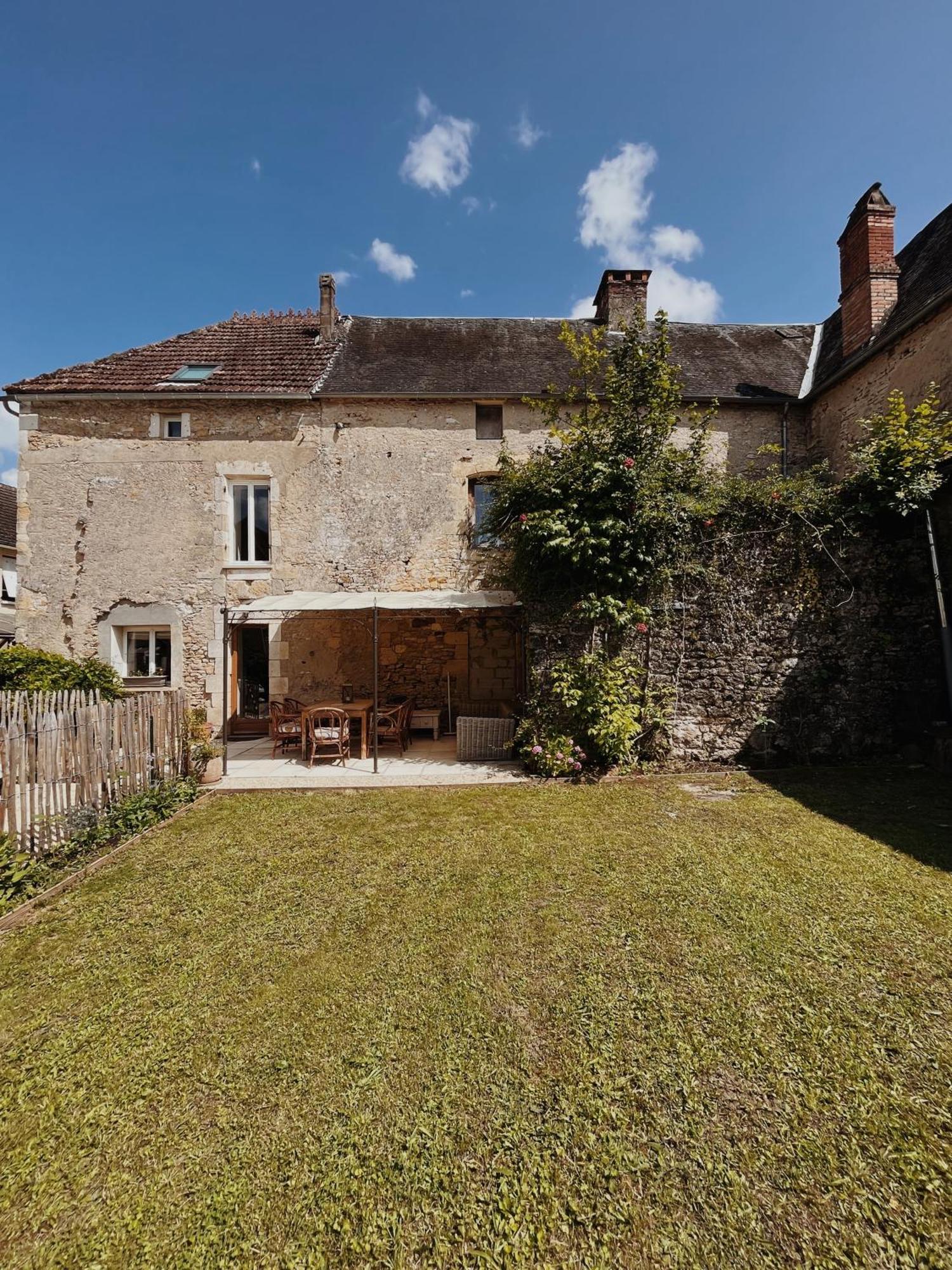 Joli Gite Pour 5 Personnes : Chez Cherrie Saint-Julien-de-Lampon Exterior photo